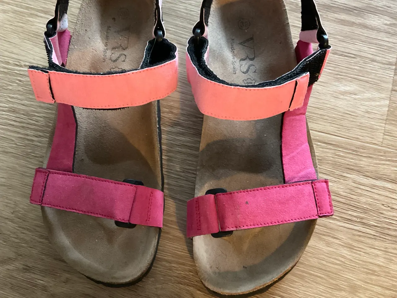 Billede 3 - Pris for alle sko i alt 150kr !!