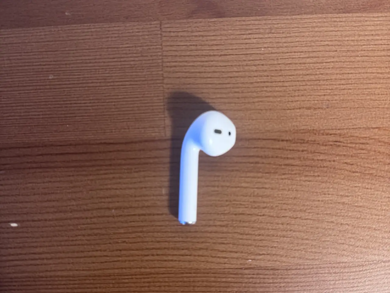 Billede 2 - Venstre AirPod 2 generation fungerer fint nok