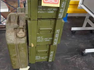 3 stk Amunitionskasser og jerrycan