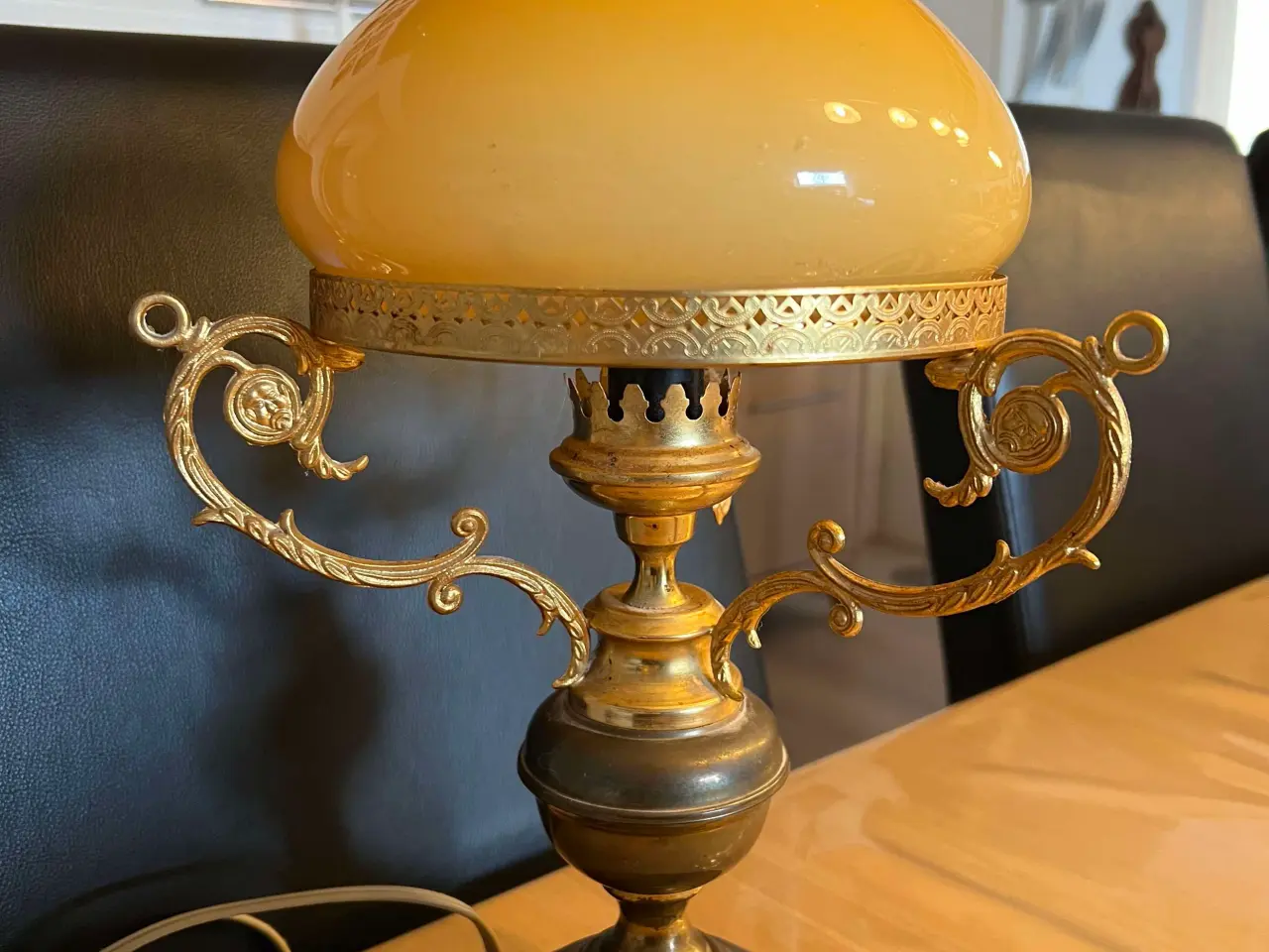 Billede 2 - Smuk gammel bordlampe.