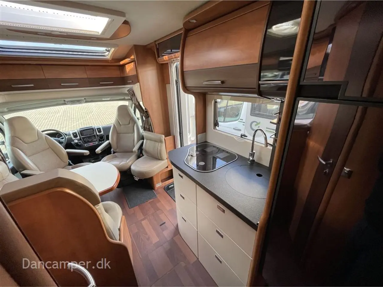 Billede 19 - 2016 - Carthago c-tourer T143 LE Luksus camper - med enkeltsenge og automatgear.