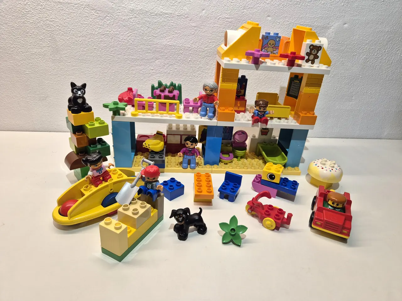 Billede 1 - Duplo Dukkehus med mange fine figurer og klodser, 