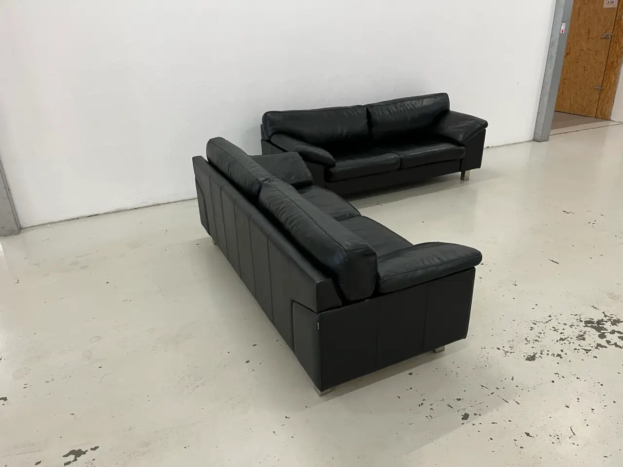 Billede 6 - Eksklusiv Skalma 2,5+2,5 Pers.Sofa i sort okselæde