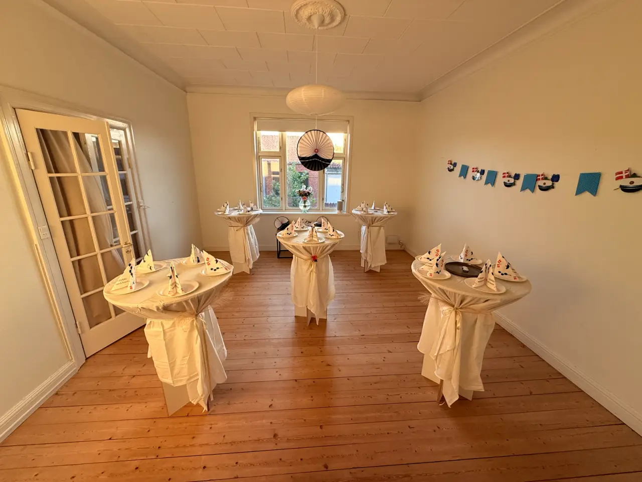 Billede 1 - Flotte ståbord/barbord 5 stk.