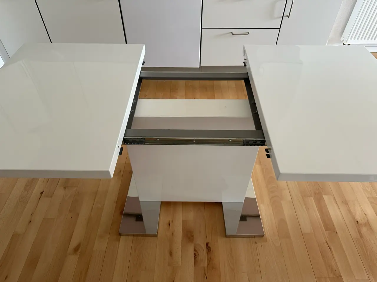 Billede 9 - Justerbart spisebordssæt - bord + 4 stole