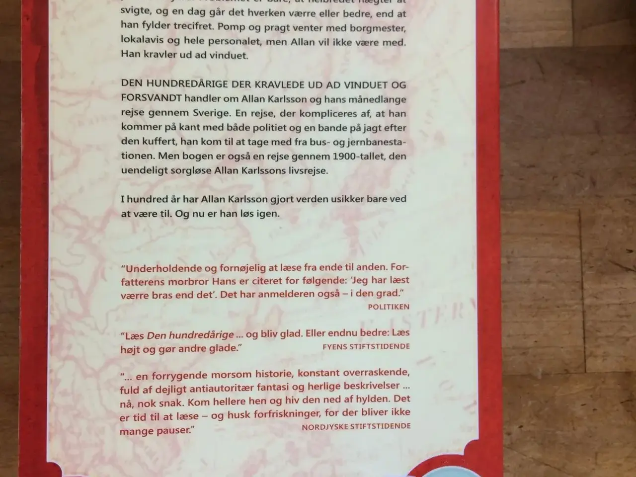 Billede 2 - Den hundredårige der kravlede ud af vind