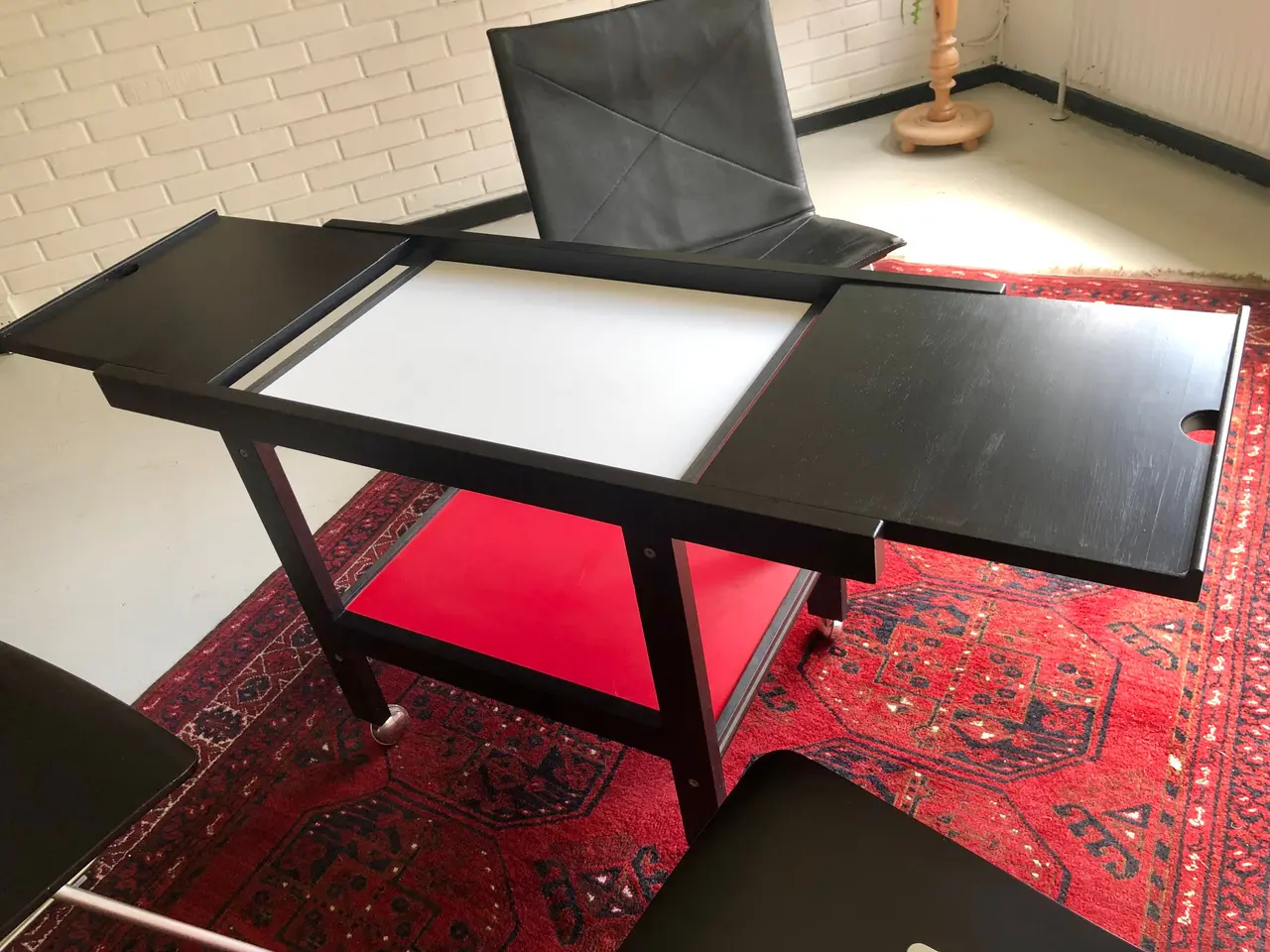 Billede 2 - Serveringsbord sort med hjul.