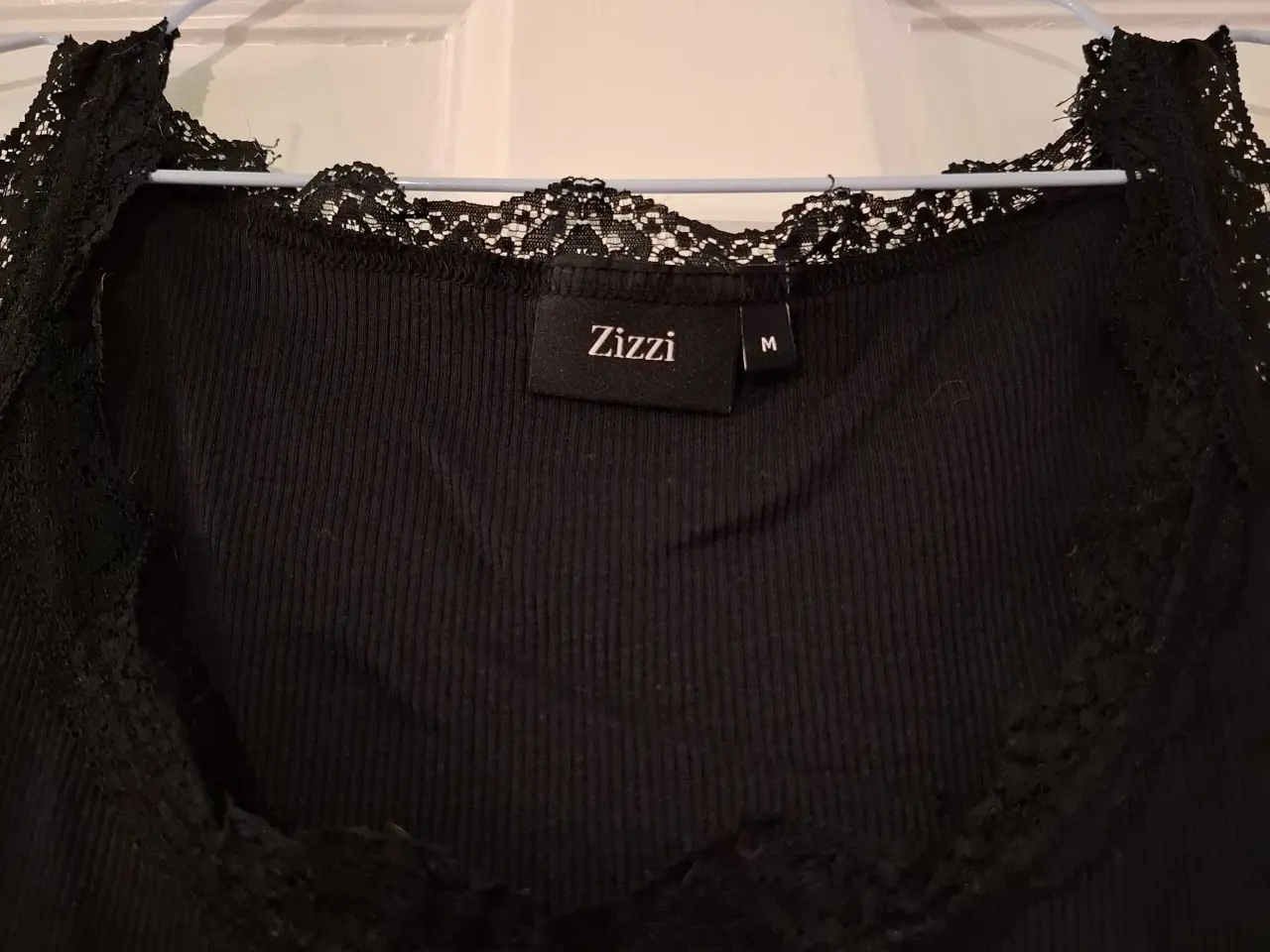 Billede 2 - Sort top fra Zizzi I Medium