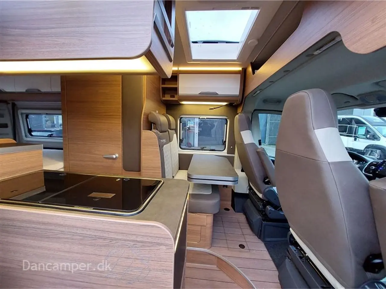 Billede 10 - 2024 - Knaus Boxlife 600 ME Platinum Selection 140 Hk 8 trins aut.gear, adoptiv fartpilot, under 6 meter, stor hæve/sænkbar seng