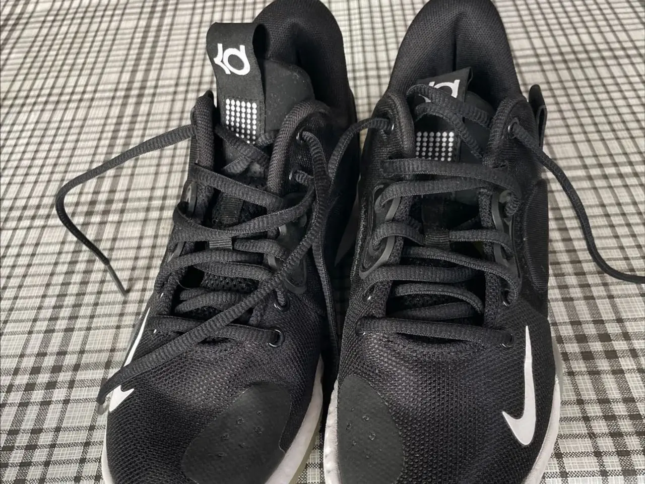 Billede 1 - Nike dame basketsko str 37,5.