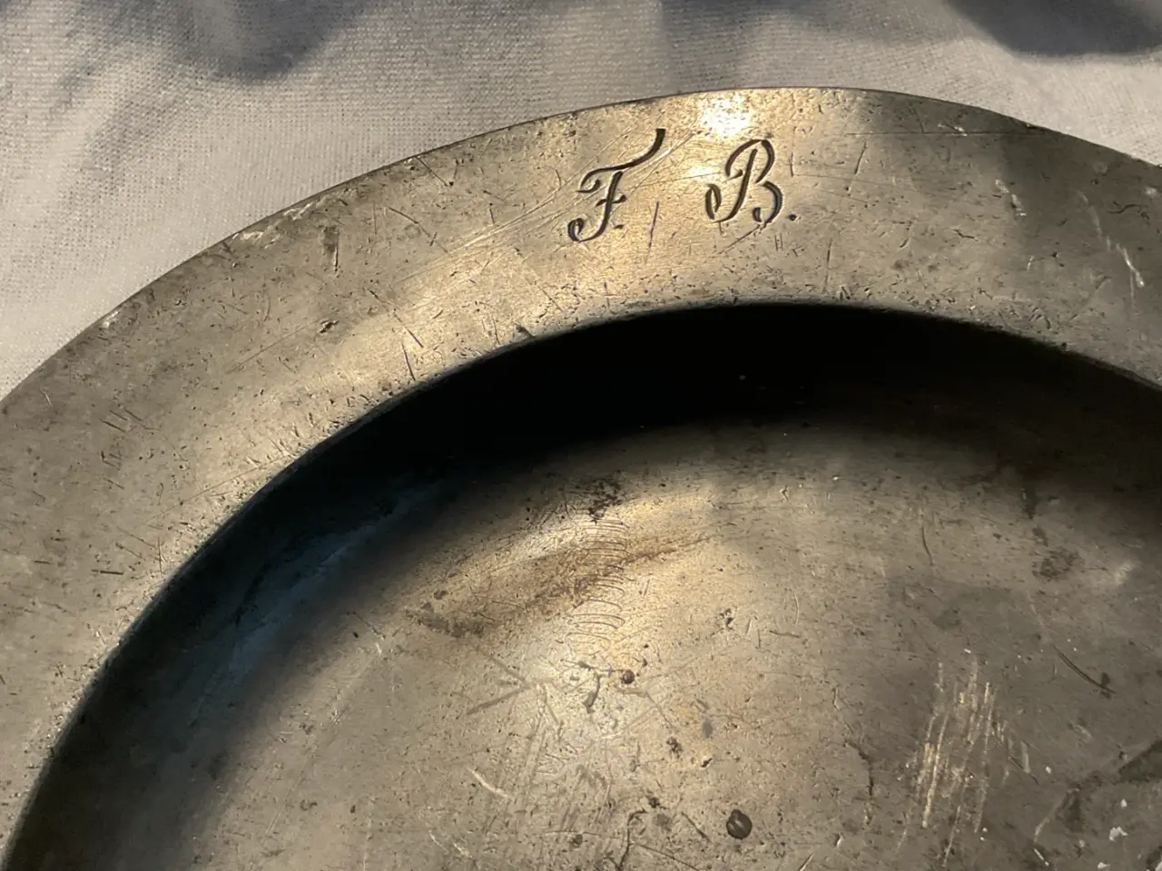 Billede 2 - Antik snart 200 år gammel tintallerken