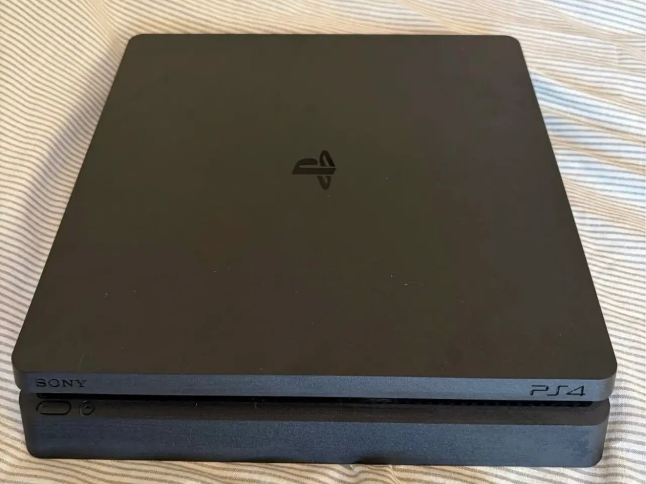 Billede 5 - Ps4 slim + 2 controller :)