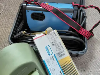 Elektrode Svejser sælges incl elektroder og hjelm 