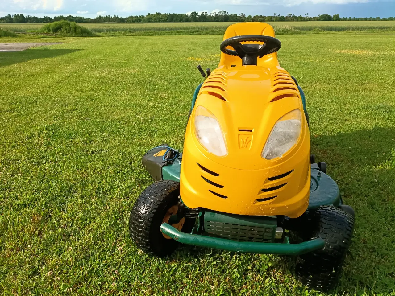 Billede 1 - Større Yard-Man Delux havetraktor