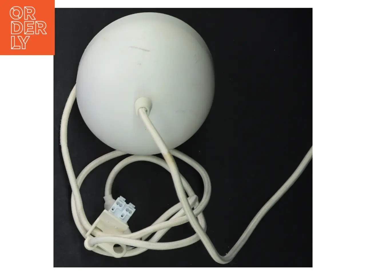 Billede 4 - Hvid loftlampe fra IKEA (str. Ø 12,5 cm)