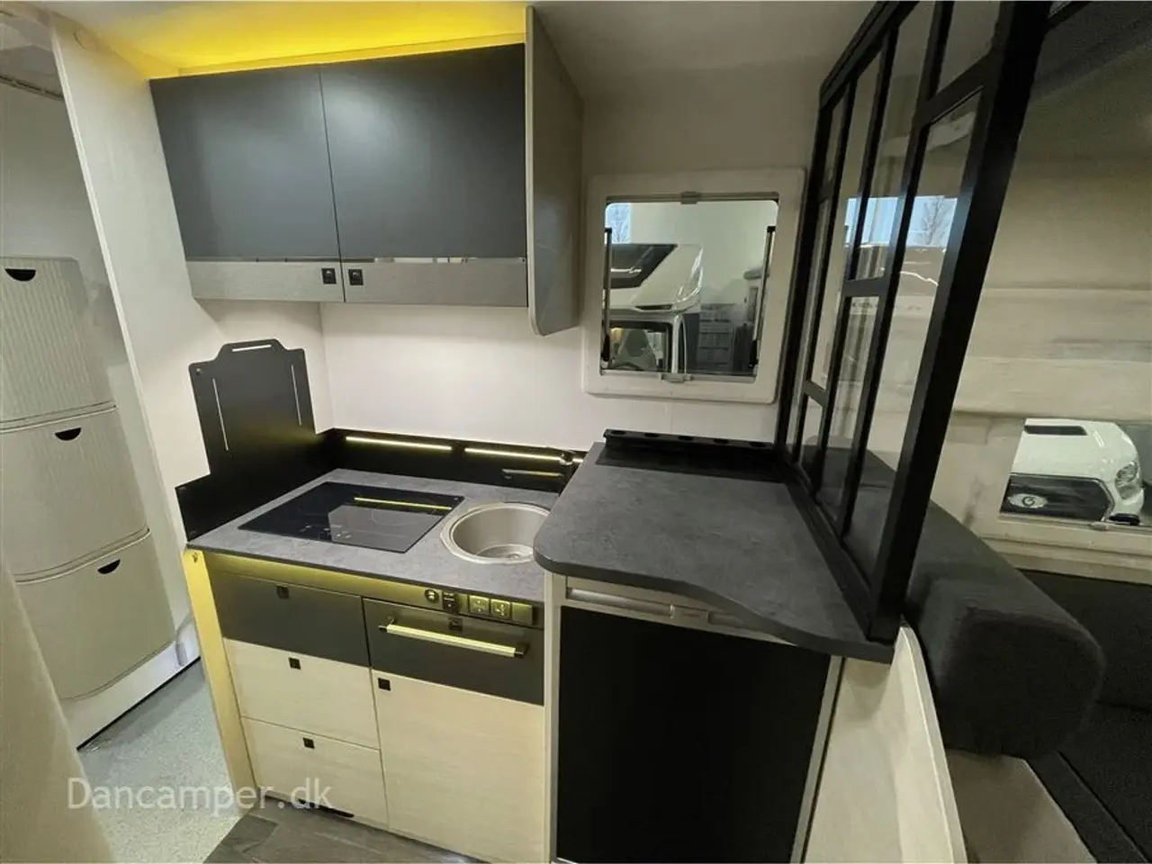 Billede 21 - 2024 - Chausson 660 Titanium ULTIMATE UNDER KLARGØRING! Chausson 660 Titanium ULTIMATE, Elcykelholder, Lithiumbatterier, Induktionsplade, 3000W inverter