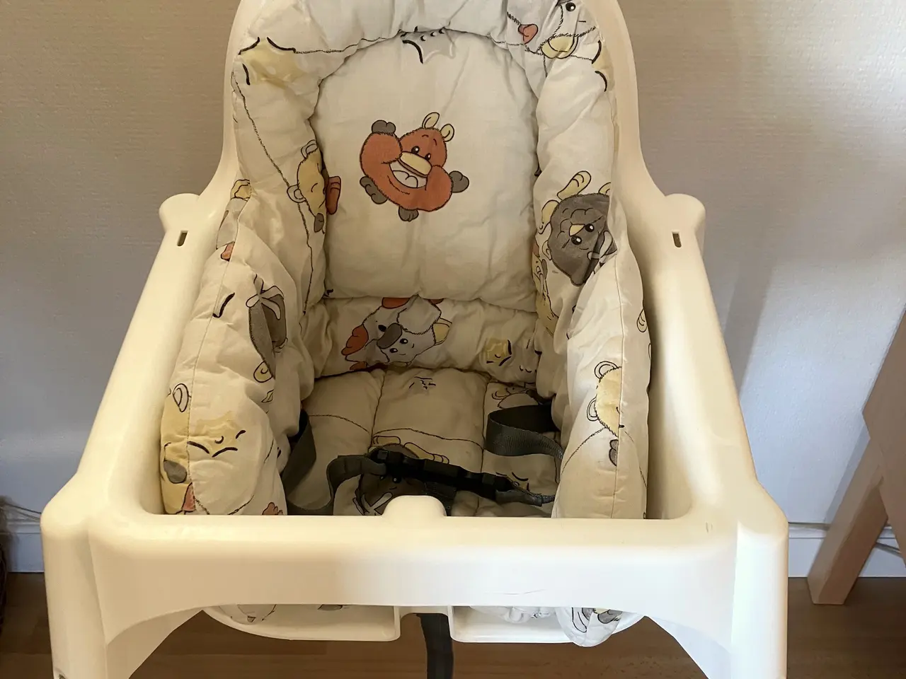 Billede 5 - Høj stol – IKEA.  