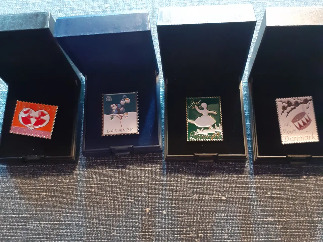 Billede 1 - Julemærke Emblemer