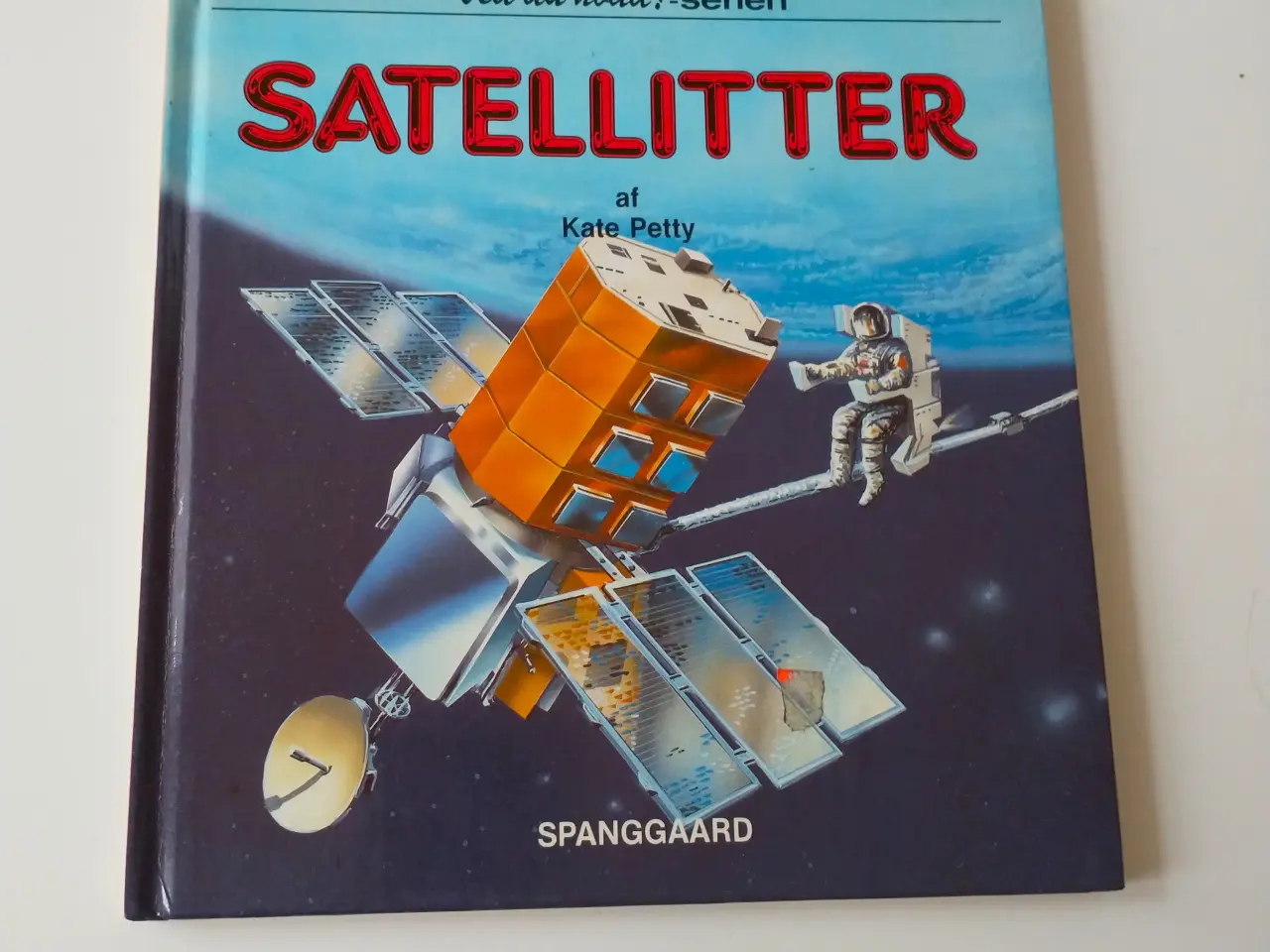 Billede 1 - Satellitter. Af Kate Petty