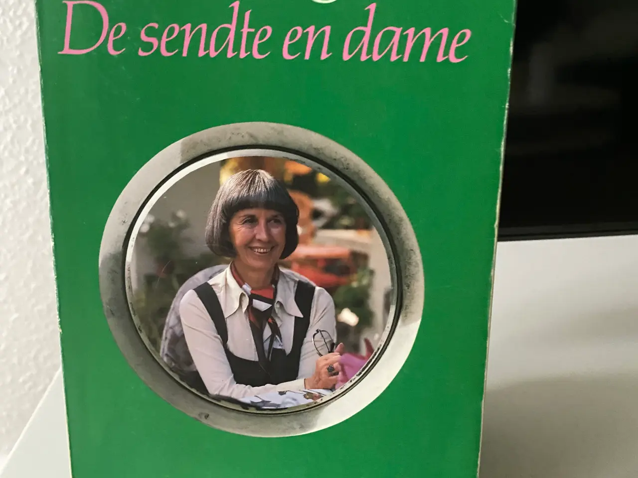 Billede 1 - Lise Nørgaard signerede