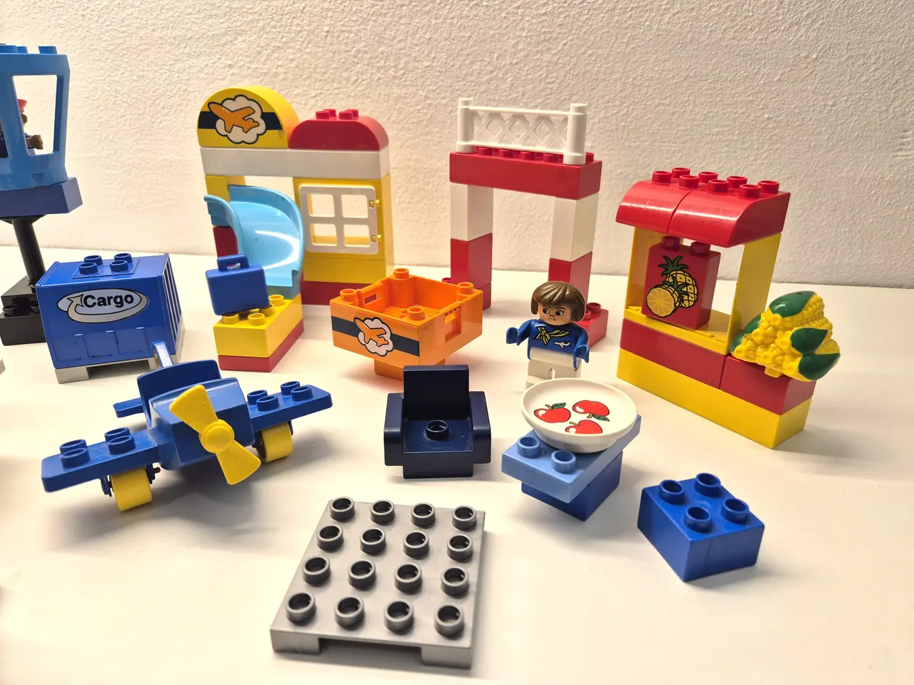 Billede 3 - Duplo Lufthavn med Fly, Mennesker, Bygningsdele sa