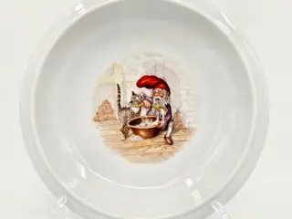 Royal Copenhagen Nissestel Skål Hotelporcelæn. sortering 2 Sjælden