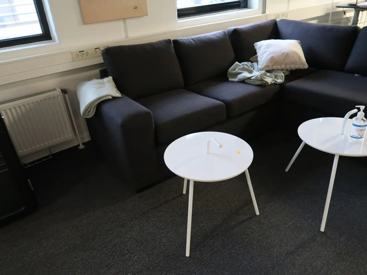 Billede 2 - Hjørnesofa med 2 stk. sofaborde