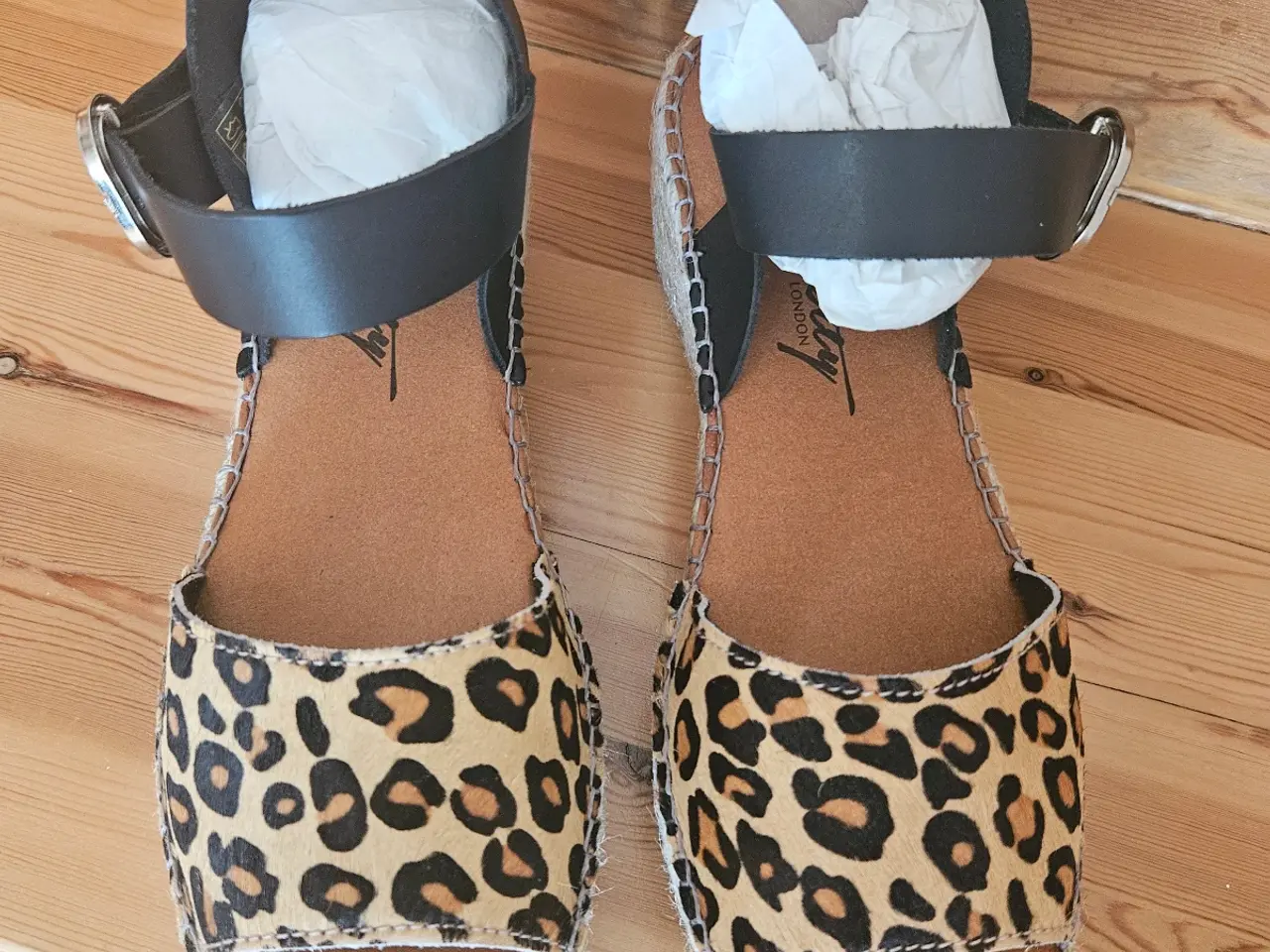 Billede 1 - UBRUGTE SANDALER