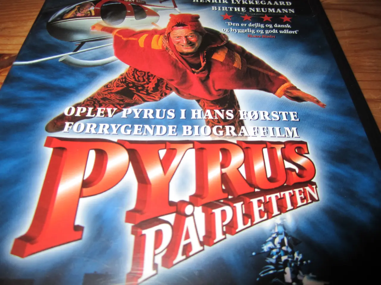 Billede 1 - PYRUS PÅ PLETTEN. Ny i Folie. BYD.