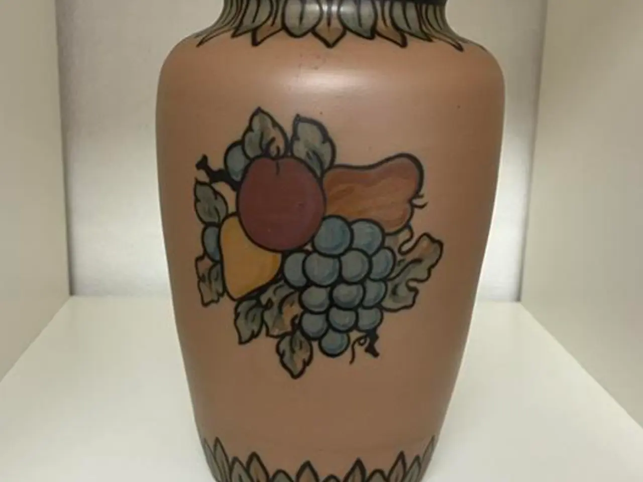 Billede 2 - Hjorth vase med frugtmotiv 20 cm høj