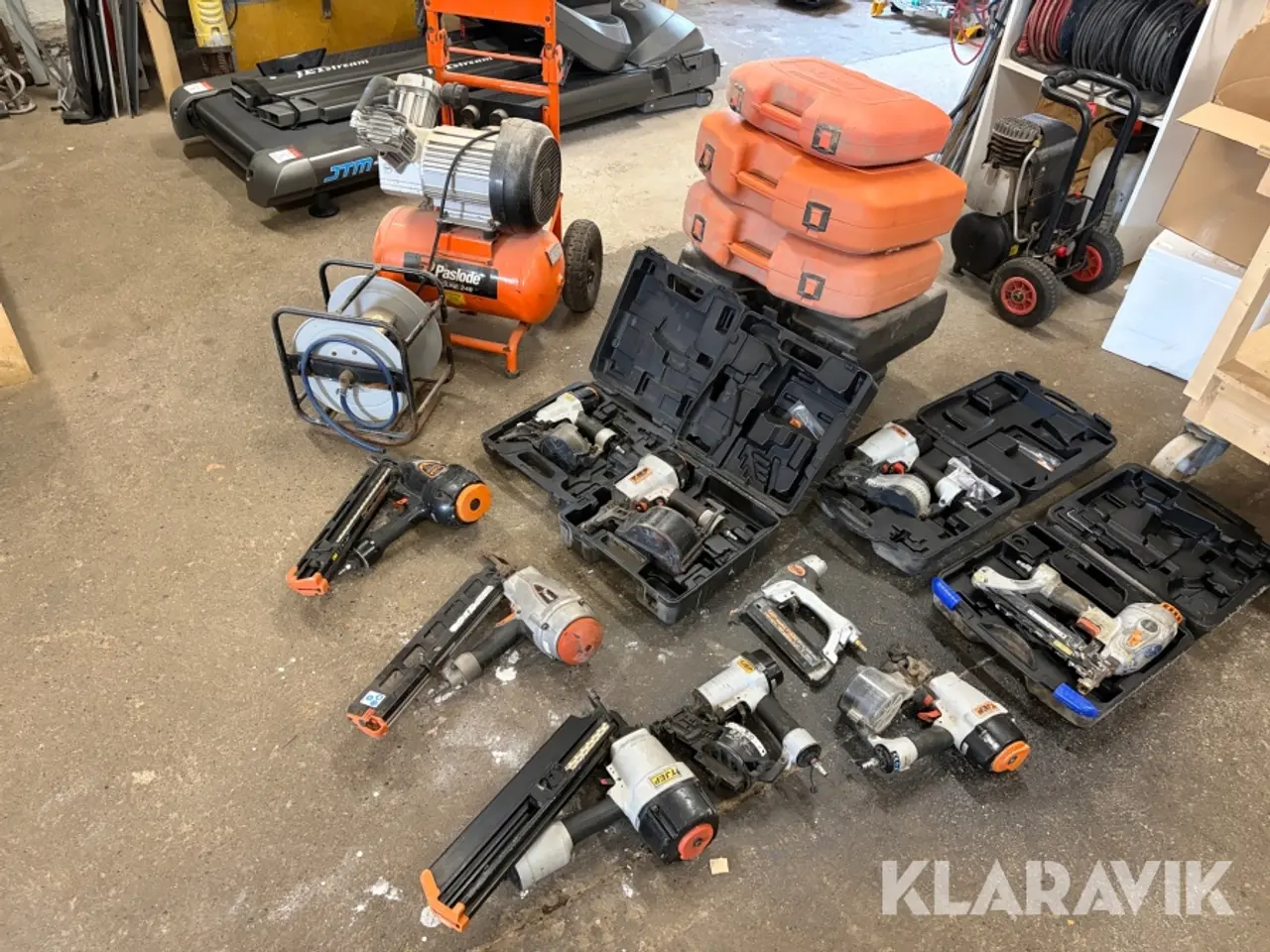 Billede 3 - Sømpistoler og kompressor Tjep / Paslode 10 styk sømpistoler / 1 styk kompressor