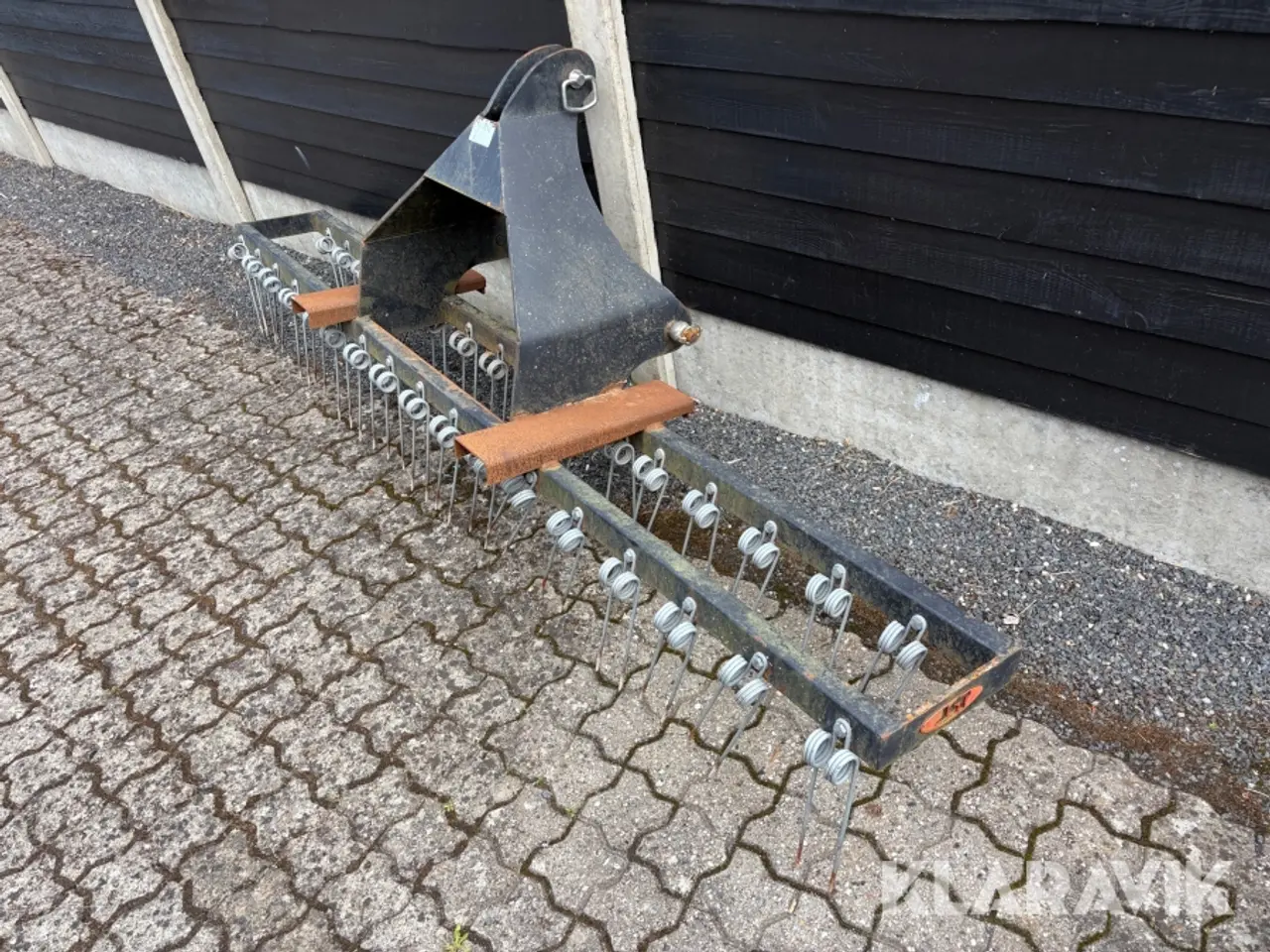 Billede 1 - Stenrive JST Gårdspladsrive