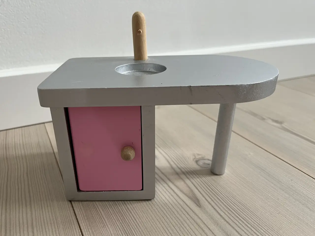 Billede 2 -  Barbie dukkehusmøbler
