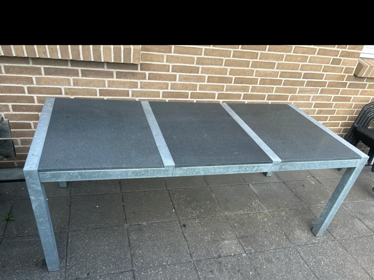 Billede 2 - Galvaniseret bord med granitplader