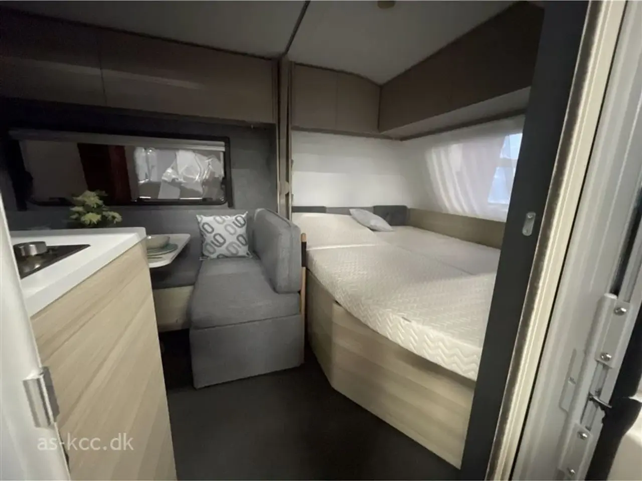 Billede 4 - 2026 - Adria Altea 552 PK Kampagne Adria Altea 552PK Kampganevogn 2026, 3 køjer dobbeltseng, siddegruppe