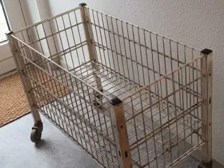 Trådkurv på hjul
