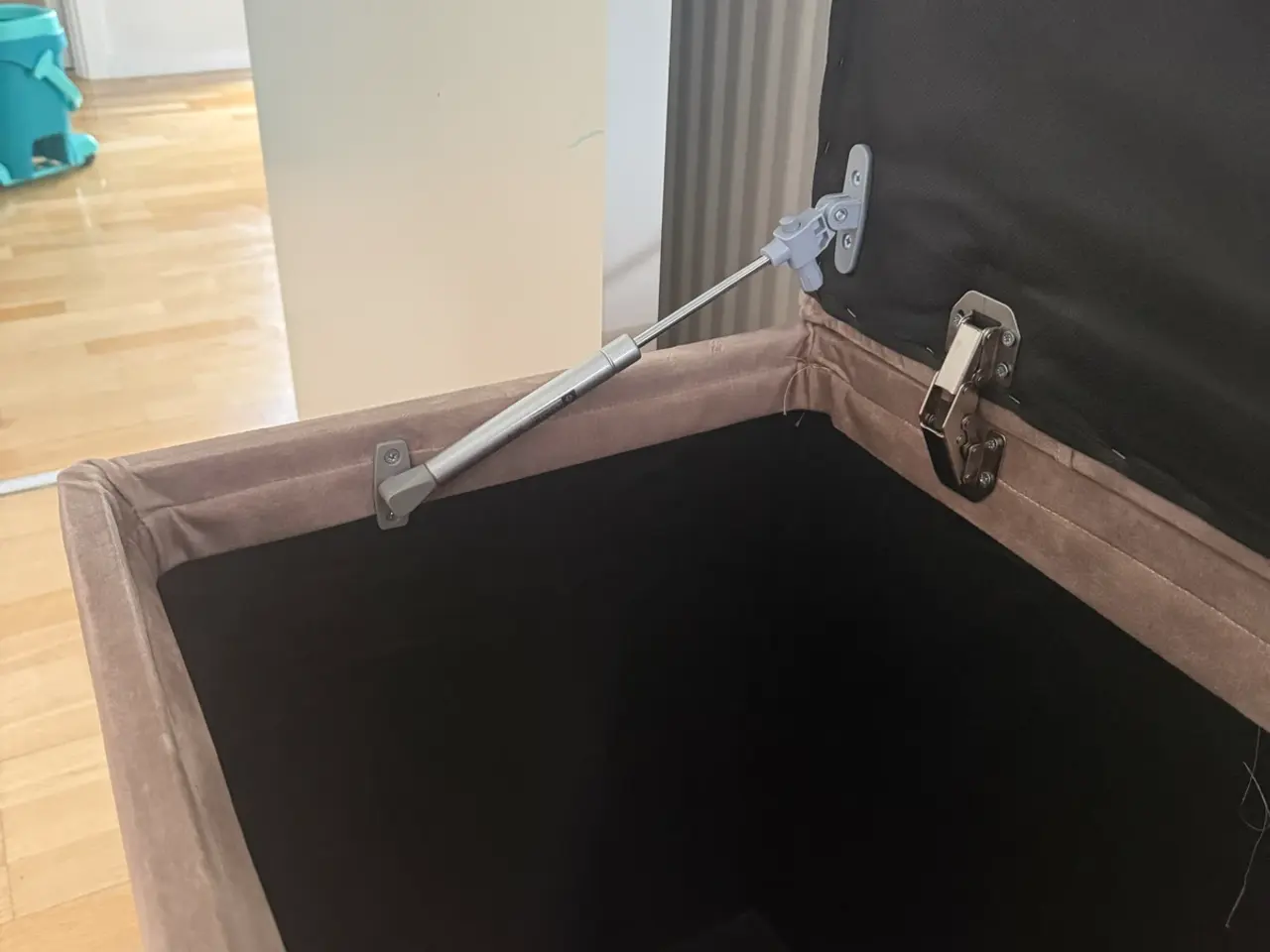 Billede 8 - PRIS: 7.000 kr i alt.Seng top-madra+opbevaringbox