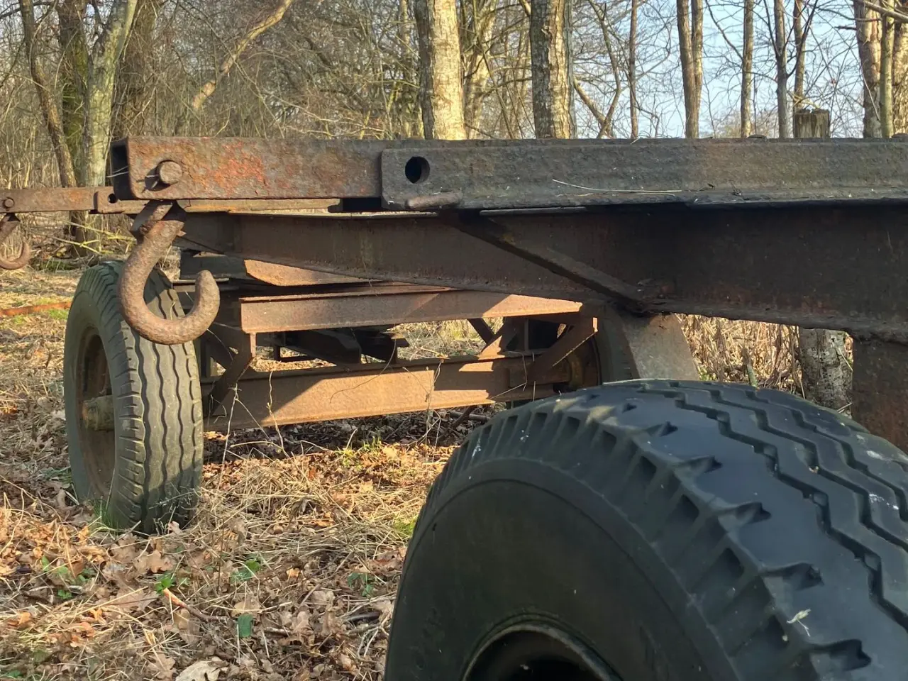 Billede 4 - - - - vognstel	4 hjulet