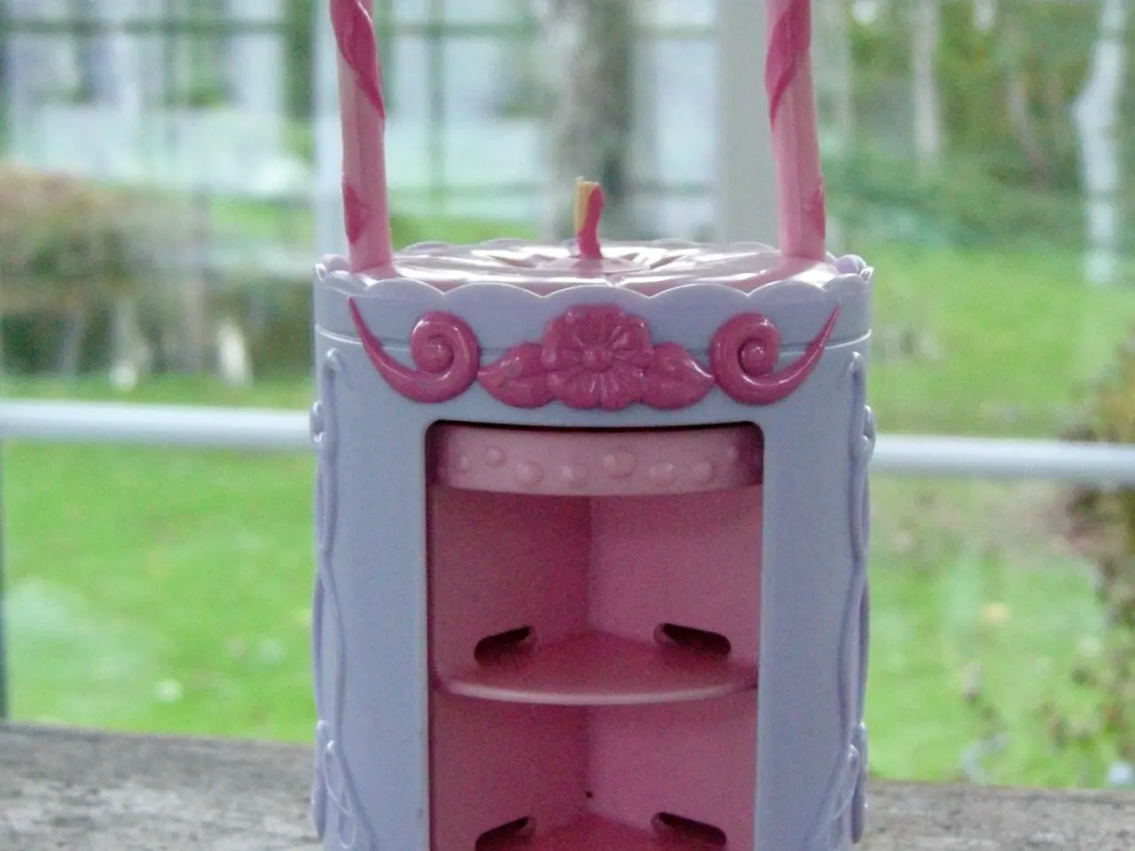 Billede 2 - MATTEL BARBIESKAB OG KARRUSEL - BARBIEDUKKER