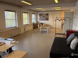 Lyst og roligt kontorlokale på 52 m² udlejes centralt i Taastrup