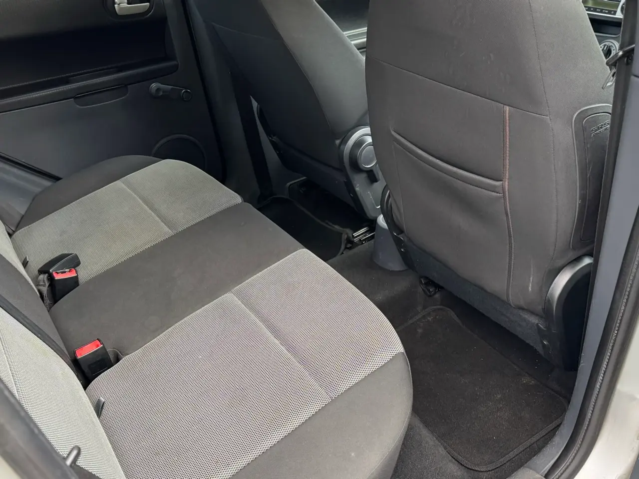 Billede 8 - 🚗 Mitsubishi Colt 1.1 Invite – 75 HK –