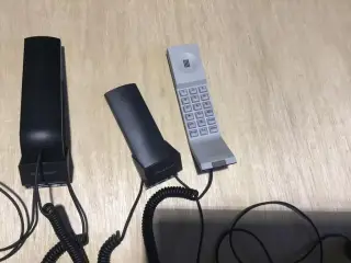 2 stk væg telefon fra B og O