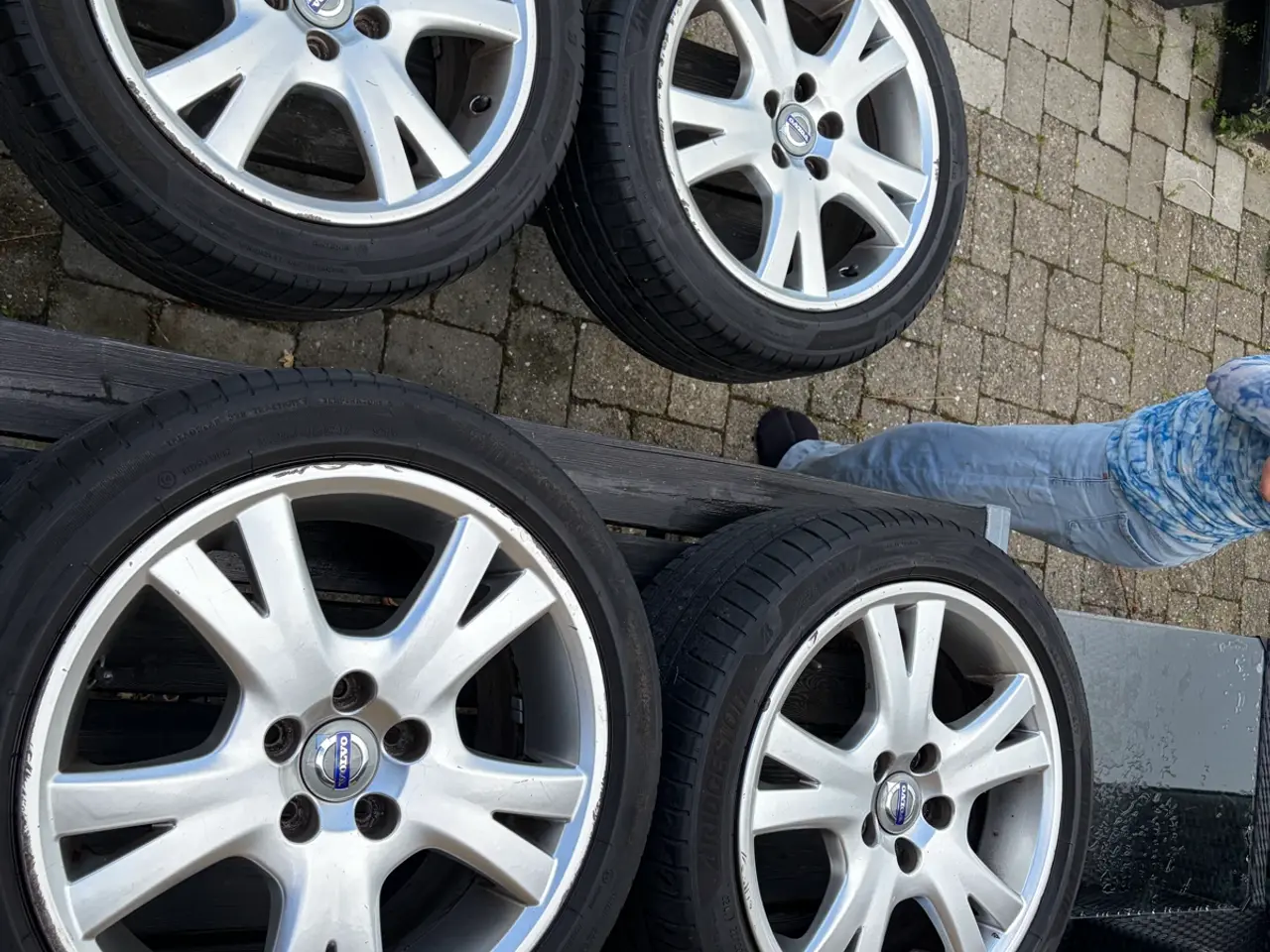Billede 1 - Originale 17" Volvo alufælge m. premium Bridgeston