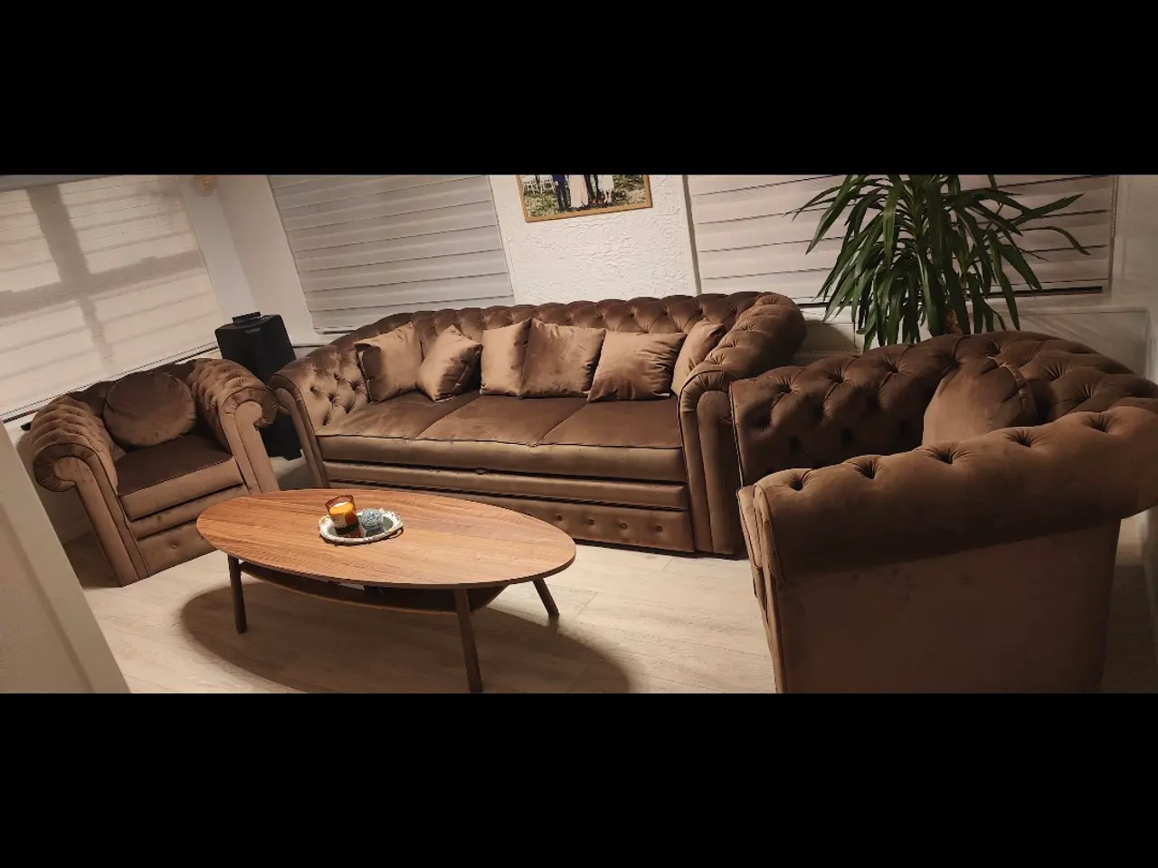 Billede 2 - Chesterfield-sofasæt med sovefunktion og bord