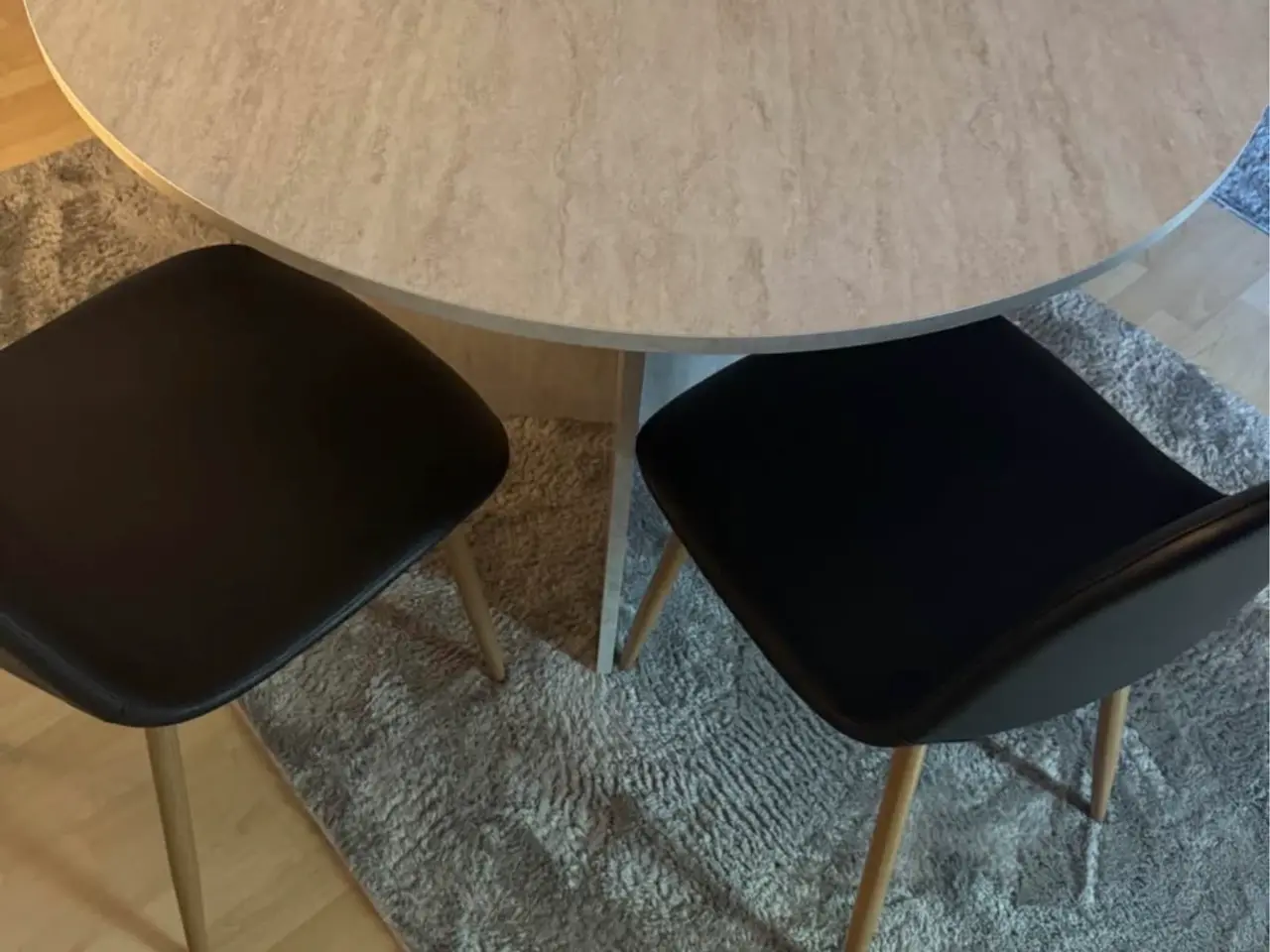 Billede 4 - Spisebord KRONDAL Ø110 travertinfarvet og 4x Spise