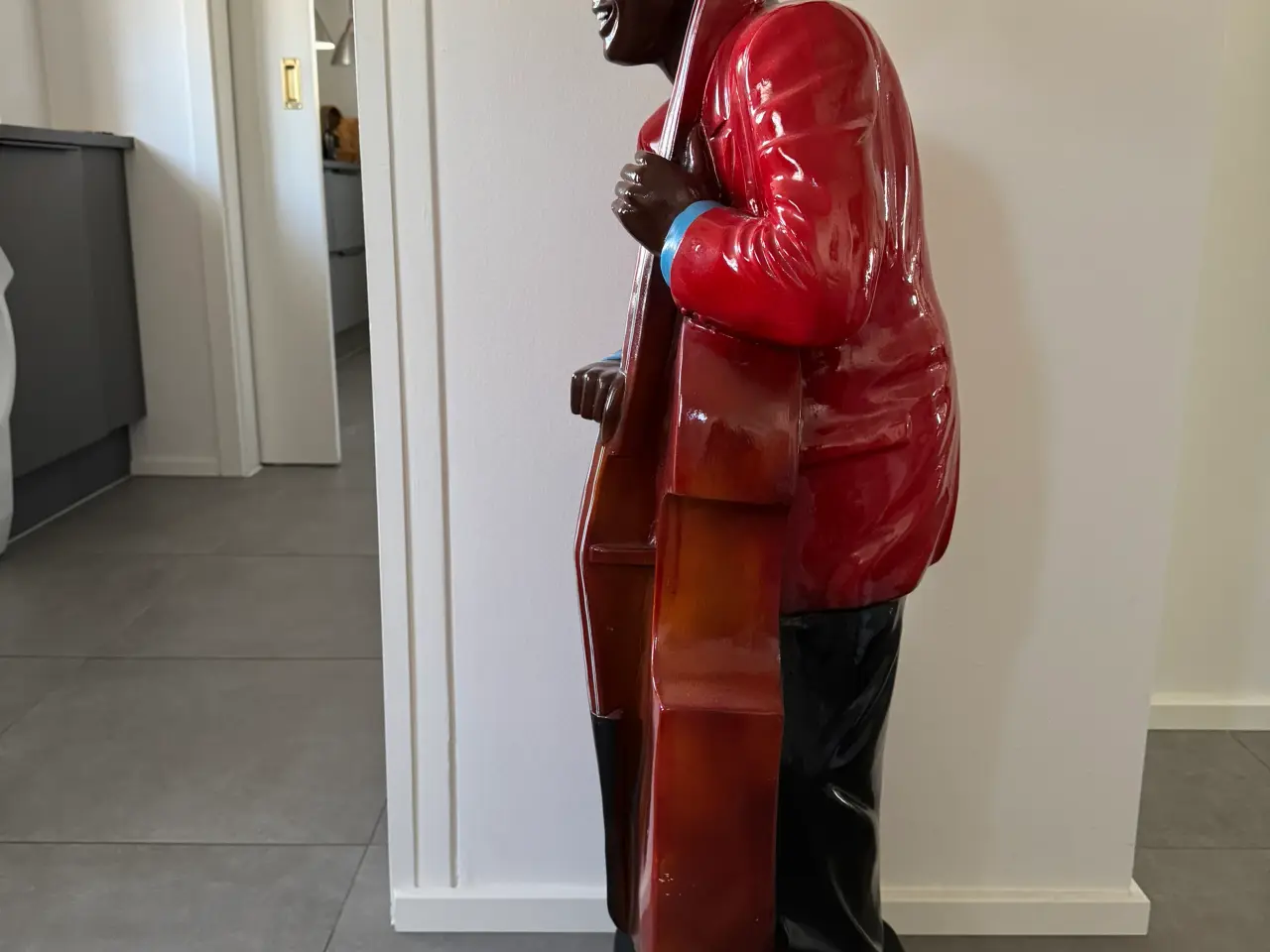 Billede 7 - Træfigurer og Bassist
