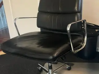 Eames stol