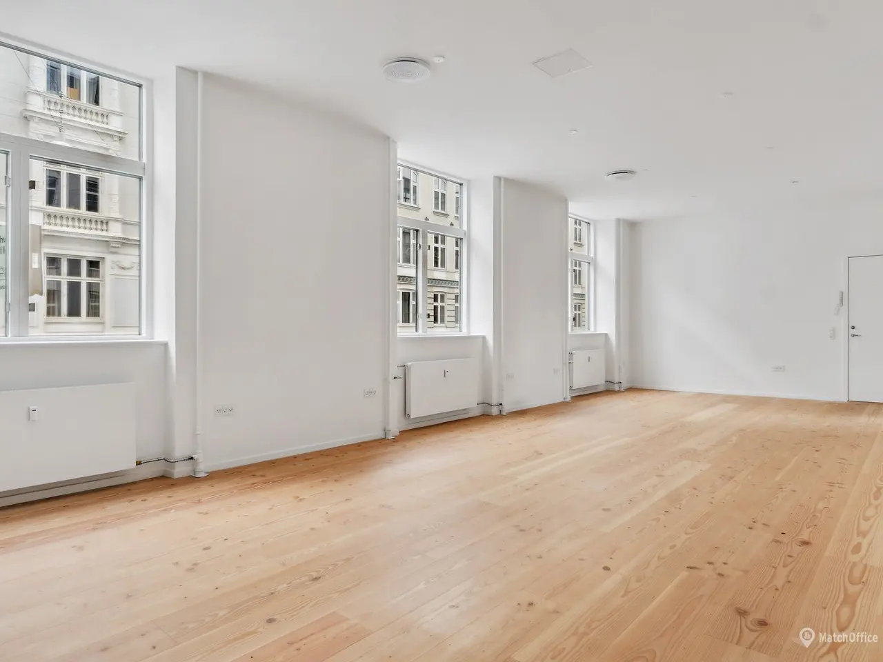 Billede 2 - Nyistandsat kontor med højt til loftet, midt på Vesterbro