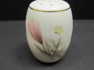 Rødkilde Peberbøsse 5½x4 cm.