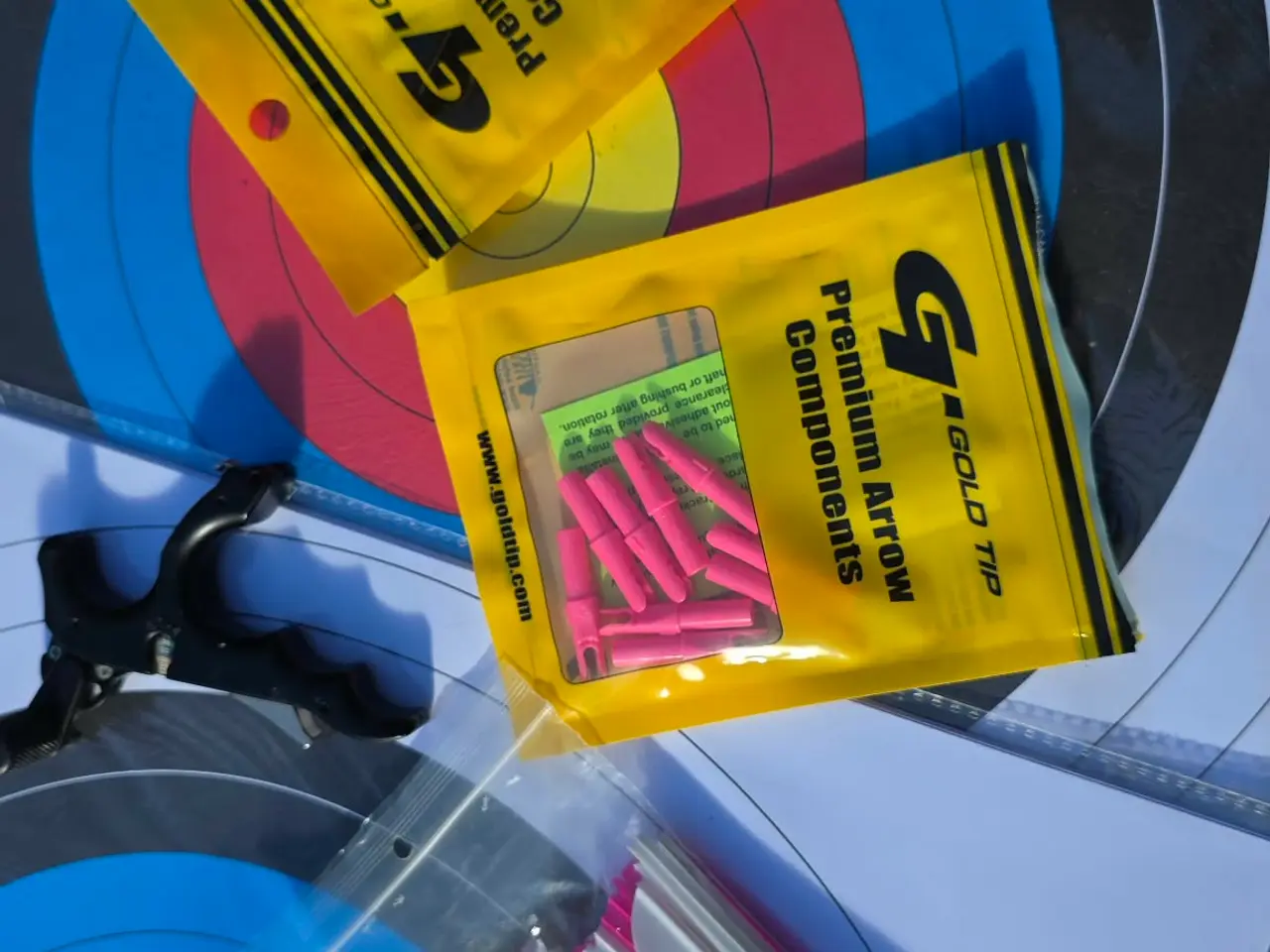 Billede 13 - 🎯 Bear Attitude compoundbue – komplet bueskydning